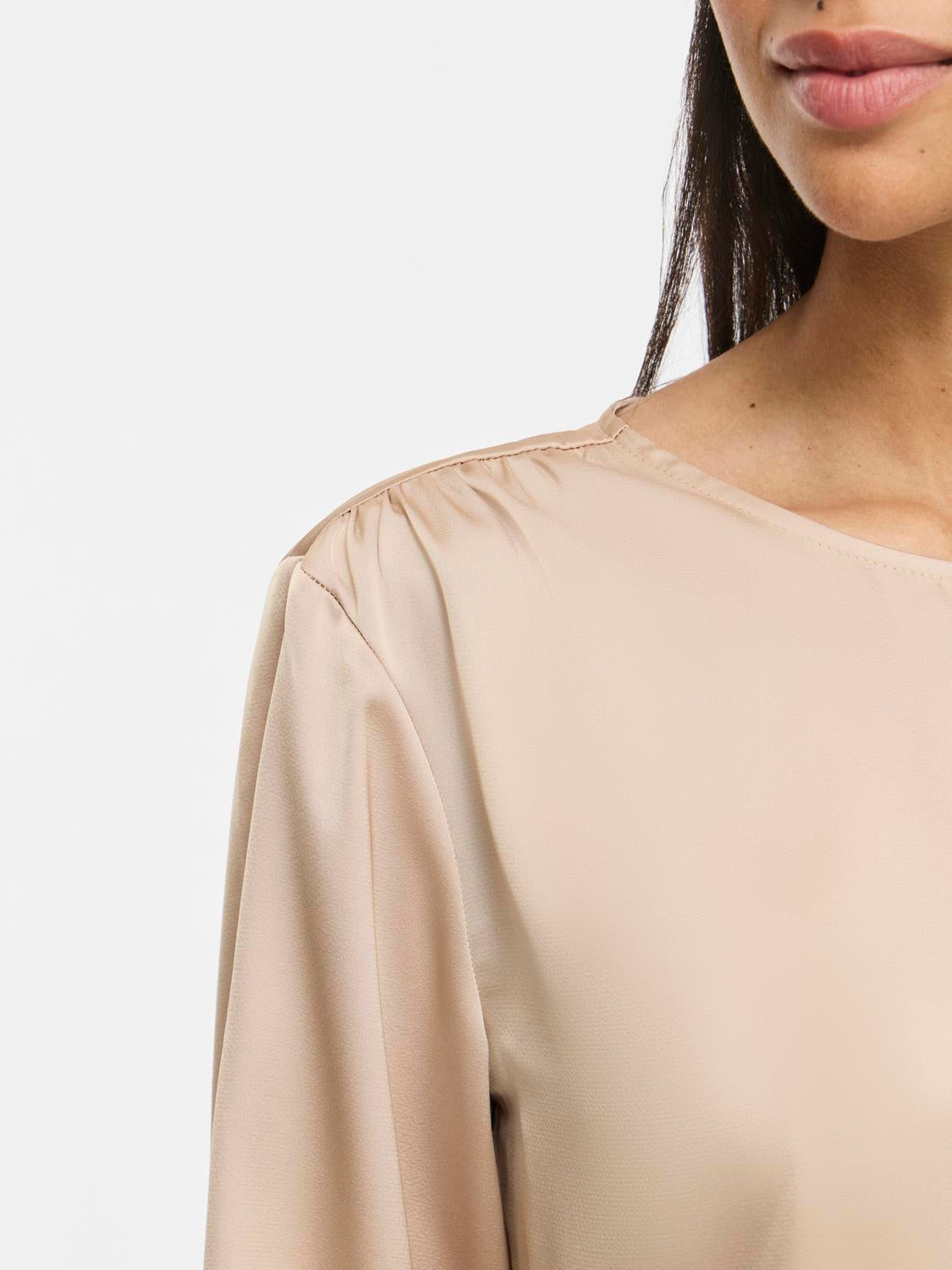 model_shot-detail